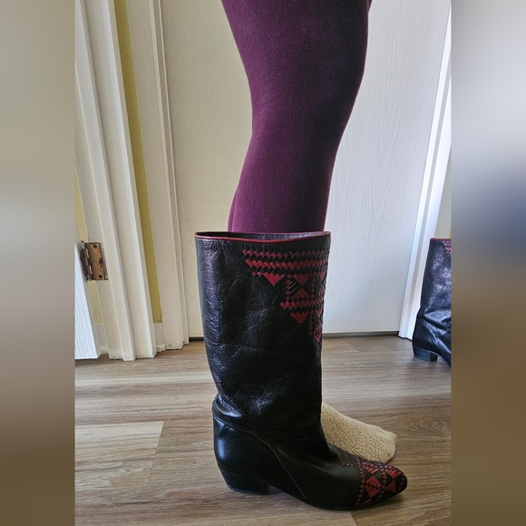 Boots - Picture 5 of 5